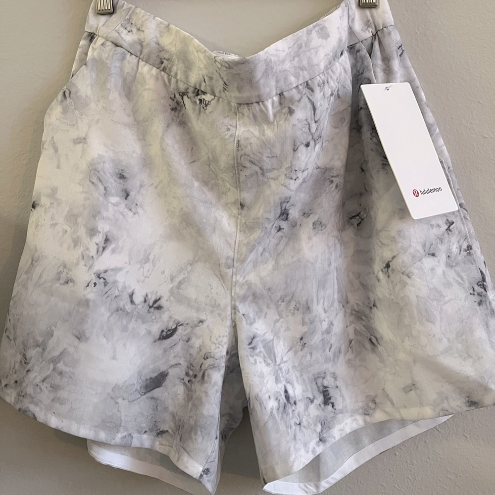 Lululemon flat front relaxed short